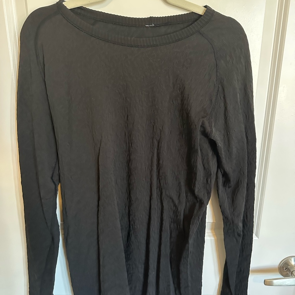 SPECIAL EDITION PRINTED BLACK LULULEMON SWIFTLY TECH LONG SLEEVE